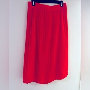 Hot pink pleated skirt. New with tags